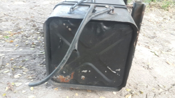 ขายด่วนถังน้ำมันใส่ isuzu nkr เก่านอก