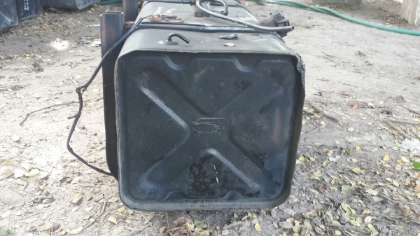 ขายด่วนถังน้ำมันใส่ isuzu nkr เก่านอก