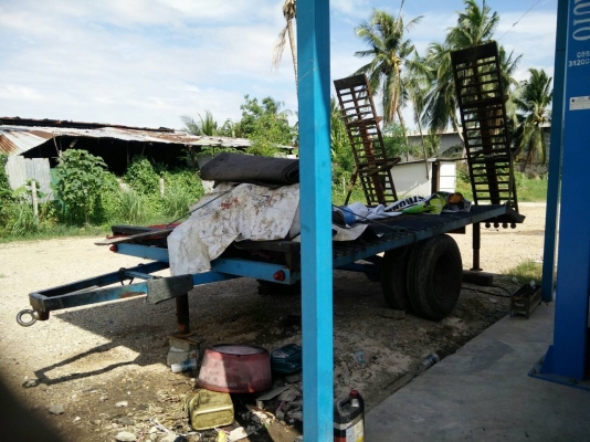 สาลี่บรรทุกแบคโฮ ขนาดPC60-40 ไม่ใด้ใช้ขายถูก