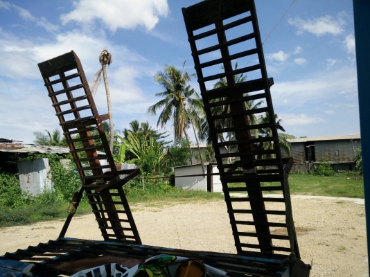 สาลี่บรรทุกแบคโฮ ขนาดPC60-40 ไม่ใด้ใช้ขายถูก