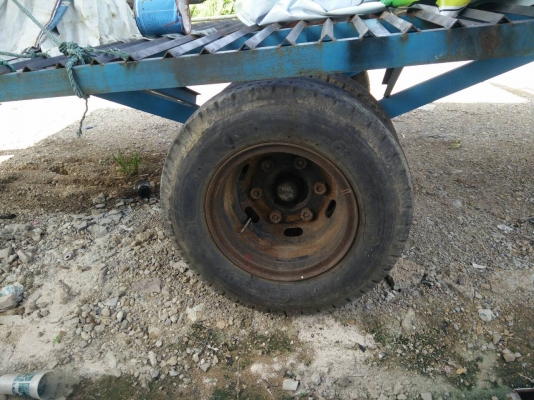 สาลี่บรรทุกแบคโฮ ขนาดPC60-40 ไม่ใด้ใช้ขายถูก