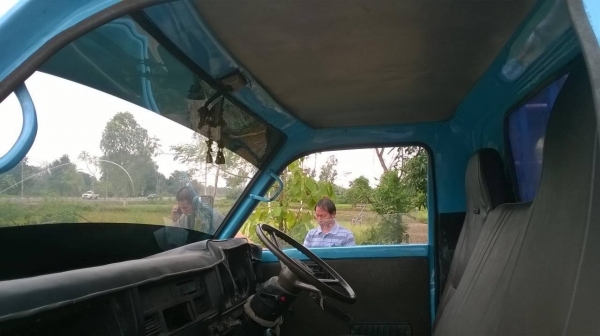 ขาย 6 ล้อ ISUZU KS เครื่อง 4BD1 115 แรงม้า คัสซีสวยตลอดเส้น เก๋งสวยไม่ผุ มีคอกเหล็กพร้อมบรรทุก ทะเบียนพร้อมโอนครับ