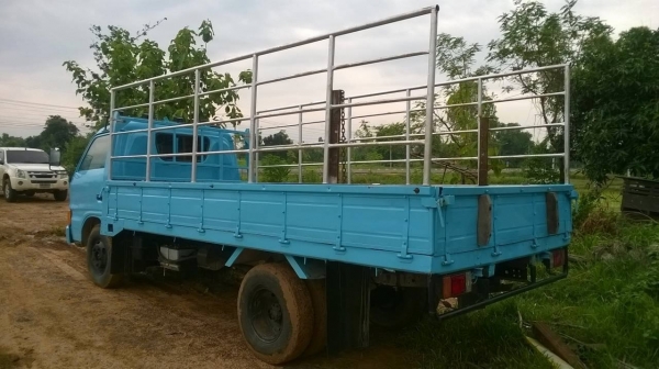 ขาย 6 ล้อ ISUZU KS เครื่อง 4BD1 115 แรงม้า คัสซีสวยตลอดเส้น เก๋งสวยไม่ผุ มีคอกเหล็กพร้อมบรรทุก ทะเบียนพร้อมโอนครับ