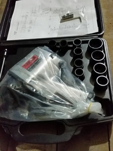 ขาย บล็อคลม ยี่ห้อ  ASHITA ขนาด 1/2 นิ้ว พร้อมหัวบล็อค 10 หัว ของใหม่นำเข้า