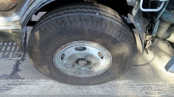 ขาย ISUZU NPR 120 ปี 42 รถพร้อมใช้งาน สนใจติดต่อโทร 085-2762725 (แมน)