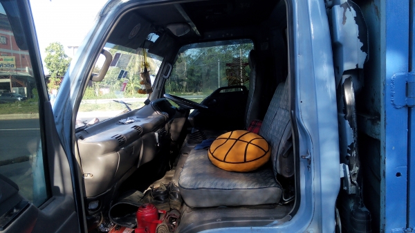 ขาย ISUZU NPR 120 ปี 42 รถพร้อมใช้งาน สนใจติดต่อโทร 085-2762725 (แมน)