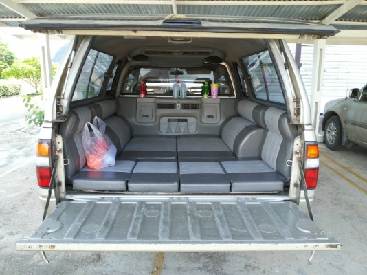 ขาย isuzu ดรากอน 2.8 เกียร์ออโต้ 185000 สนใจติดต่อ 0851774688 เก๋