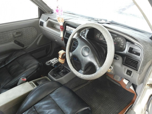 ขาย isuzu ดรากอน 2.8 เกียร์ออโต้ 185000 สนใจติดต่อ 0851774688 เก๋