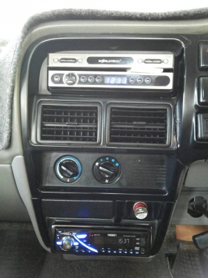 ขาย isuzu ดรากอน 2.8 เกียร์ออโต้ 185000 สนใจติดต่อ 0851774688 เก๋