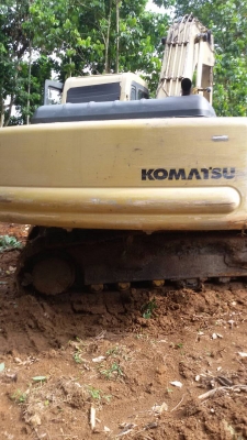 ขายรถแบคโฮ KOMATSU PC200-6 เอกสารอินวอย ซีเรียล 80000 หมื่นกว่า ราคา 1000000