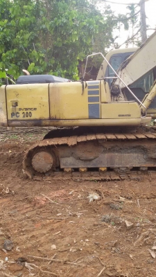 ขายรถแบคโฮ KOMATSU PC200-6 เอกสารอินวอย ซีเรียล 80000 หมื่นกว่า ราคา 1000000