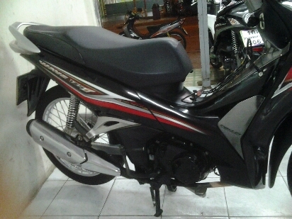 เวฟ125iตาท เท้าปี56