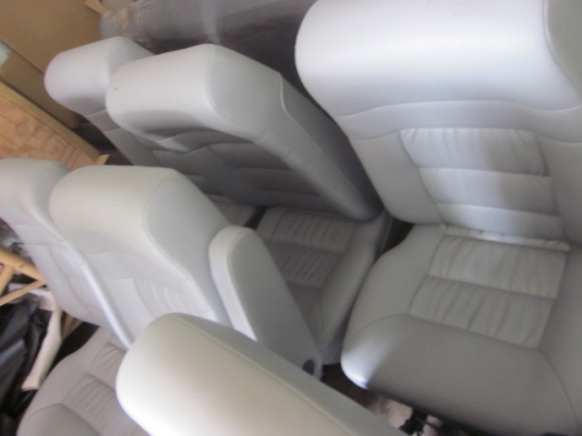 เบาะรถตู้