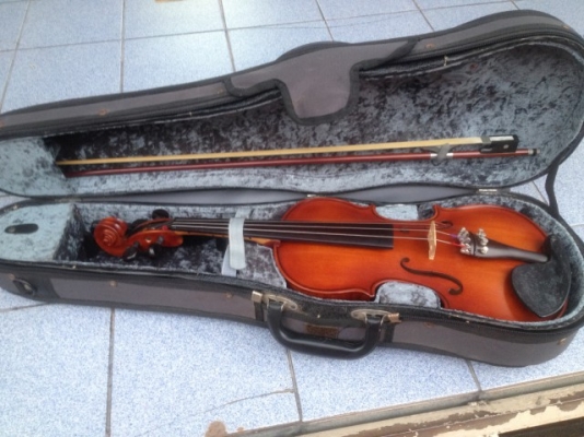 ไวโอลินยุโรป NASHVILLE SV100 เก่าเก็บ50ปีสภาพยังใหม่ๆอุปกรณ์ครบยกกล่อง