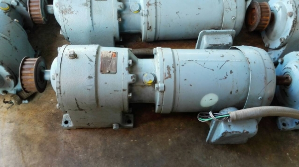 Sale>>มอเตอร์เกียร์ DODGE APG. Made in USA. 1 HP. 380 v. อัตราทด 1:11 สภาพสวย พร้อมใช้