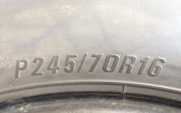 ยาง Maxxis 245 70 16 ปลายปี11 ดอกเยอะ ไม่มีปะ ยาง Maxxis 245 70 16 ปลายปี11 ดอกเยอะ ไม่มีปะ