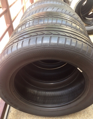 ยางDunlop 235 55 17 สิ้นปี12 ดอกเยอะ ใช้กันยาวๆ