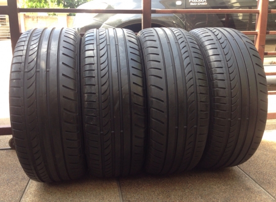 ยางDunlop 235 55 17 สิ้นปี12 ดอกเยอะ ใช้กันยาวๆ
