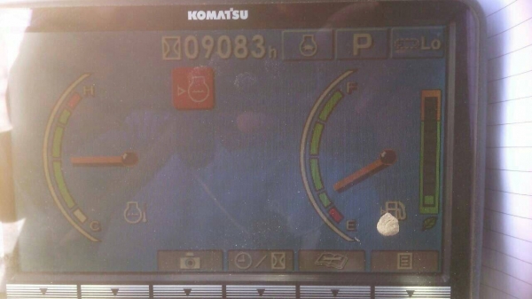 ขายด่วนครับ ด่วนมากๆครับ แบ็คโฮ PC 200 รุ่น 8 S/N7000 ใช้งานได้ 9000 ช.ม.