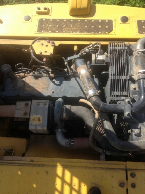 ขายด่วนครับ ด่วนมากๆครับ แบ็คโฮ PC 200 รุ่น 8 S/N7000 ใช้งานได้ 9000 ช.ม.