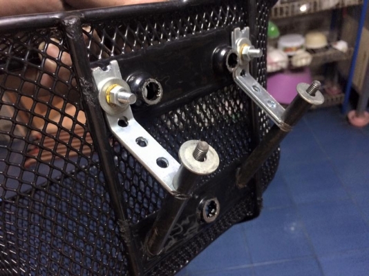 เผื่อสนครับ ขายชุดตะกร้าแปลงใส่มีโอ 2 ตา อุปกรณ์แปลงครบชุดตามรูปเอาไปใส่ได้ทันที ถอดขายเพราะจะเอารถไปเทิร์น ขาย 350 ต่อรองได้ อยู่ใกล้ทางแยกสามพราน นครปฐม โทร 084-7133940