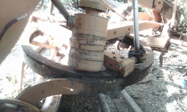 ขายรถเกรด 2 คัน CAT กับ KOMATSU เอกสารอินวอยทั้ง 2 คันราคา 350000