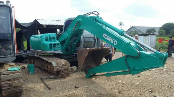 ขาย Kobelco SK120 MARK5 ราคา 760,000 บาท เบอร์ติดต่อ 086-4633729,0864633705,086-4631102