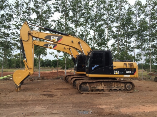 ขายรถแบคโฮ CAT 320 D เอกสารเล่มทะเบียน ไมล์ 8087 ชม.ราคา 2800000