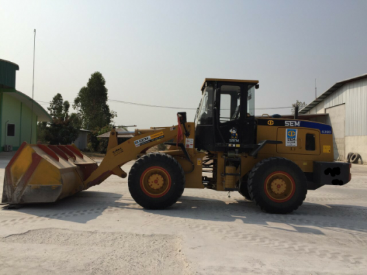 ขายรถตักล้อยาง SEM 639B เอกสารเล่มทะเบียน ไมล์ 1060 ชม.ราคา 1400000