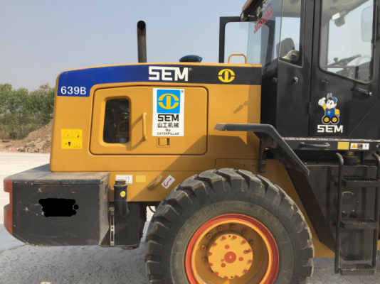 ขายรถตักล้อยาง SEM 639B เอกสารเล่มทะเบียน ไมล์ 1060 ชม.ราคา 1400000