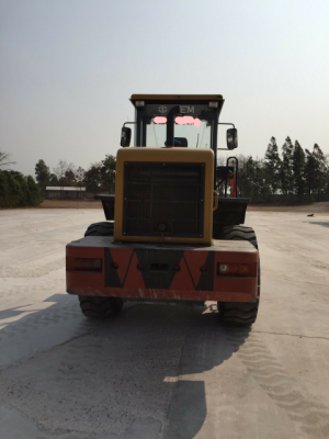 ขายรถตักล้อยาง SEM 639B เอกสารเล่มทะเบียน ไมล์ 1060 ชม.ราคา 1400000