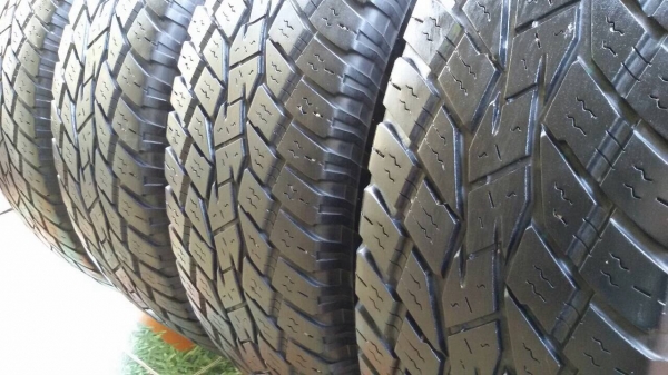 ขายยาง toyo at 265/70/16 ปี 13 สวยๆครับ