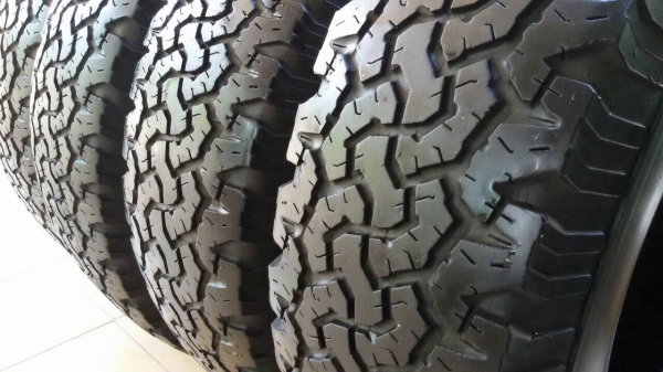 ยาง bf all 30 x 9.5 r15 สวยๆครับ