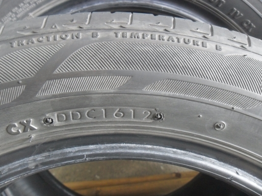 ยาง BRIDGESTONE 165/65R14ปี12 สวยๆ 4 เส้น ราคา 1800 บาท ยาง BRIDGESTONE 165/65R14ปี12 สวยๆ 4 เส้น ราคา 1800 บาท