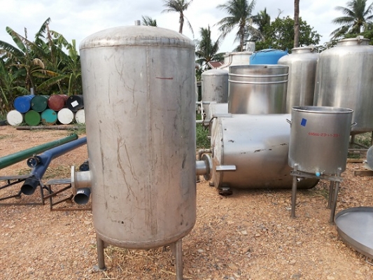 ขายถังน้ำมัน 8600 ลิตร ทำสีอีฟ๊อกซี่ภายในแล้ว