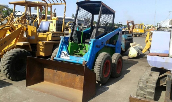 รถตัก TCM 725