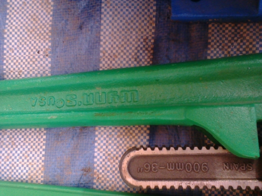 ประแจเลื่อนคอม้า 36 นิ้ว USAสภาพดีเหมือนใหม่ครับขนาด 36 นิ้วเนื้อเหล็กดีครับ งาน USA ครับ ราคานี้คุ้มครับ