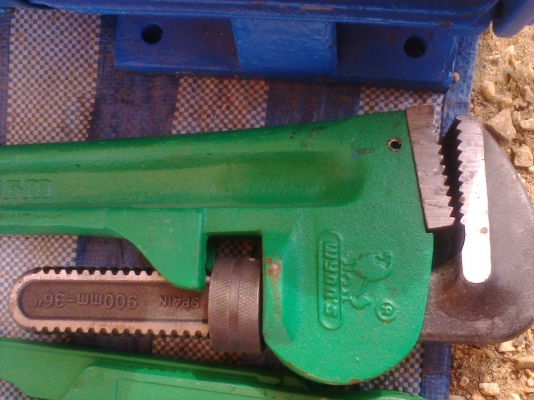 ประแจเลื่อนคอม้า 36 นิ้ว USAสภาพดีเหมือนใหม่ครับขนาด 36 นิ้วเนื้อเหล็กดีครับ งาน USA ครับ ราคานี้คุ้มครับ