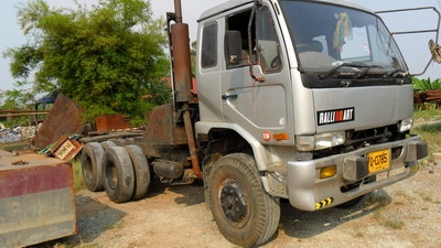 ขายnissan udปลาวาฬ 2เพลา เครื่องไม่โบ