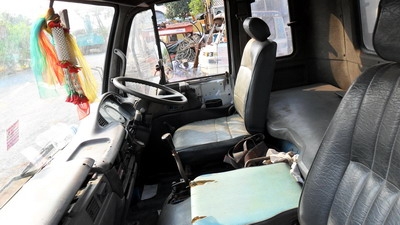 ขายnissan udปลาวาฬ 2เพลา เครื่องไม่โบ