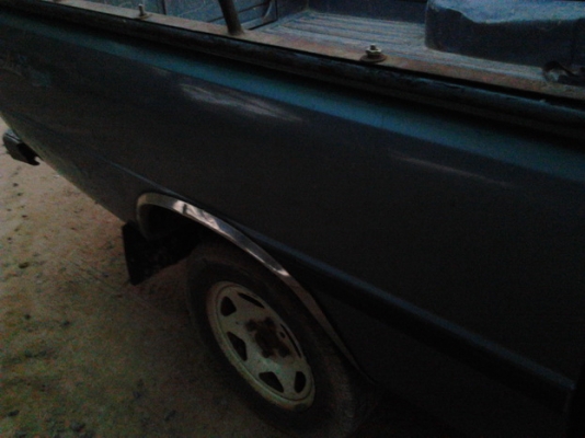 MAZDA FAMILIA SUPER CAB 1.3 MT ปี 33 สภาพดีมากครับไม่มีผุเลย กระบะแผงข้างมีโครงเหล็กให้ด้วย เครื่องแห้งแรงดี ภายในเก๋งคอนโซลสวยอยู่ครบพร้อม ขับขี่ง่ายสะดวกคล่องตัวดี กระบะไม่มีผุ รถบางดีทั้งคัน ช่วงล่างคัชซีไม่ผุแน่นดี ยางสภาพดีพร้อมใช้งาน เอกสารทะเบียนภา