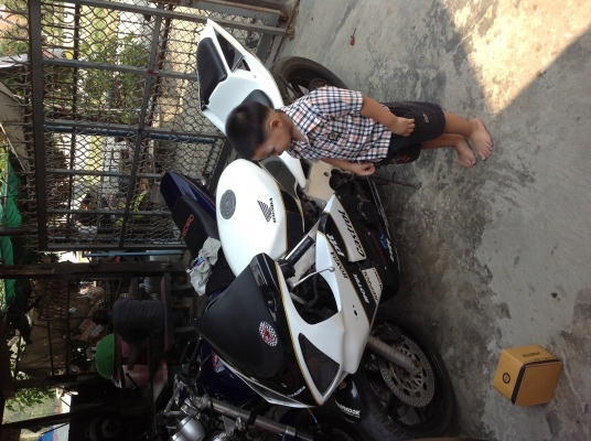 ขายด่วนครับลดราคาไปเลยต้องการใช้เงินcbr400ปี92