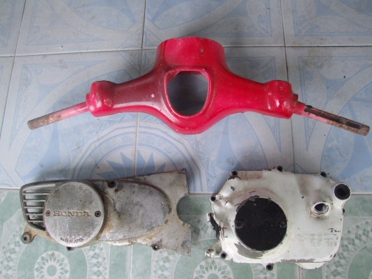 ขาย หัว c65  ฝาเครื่อง cd 70 และฝาครอบจานไฟ c70 ติดต่อโทร 0835273871