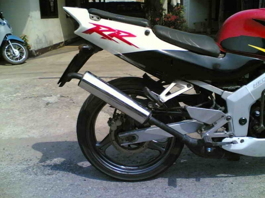 ขาย Nsr150rrw เล่มทะเบียนพร้อมชุดโอนเครื่องดีชุดสีพอใช้ขาย 15500 บาท ขาย Nsr150rrw เล่มทะเบียนพร้อมชุดโอนเครื่องดีชุดสีพอใช้ขาย 15500 บาท