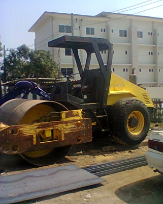 ขายด่วน..รถบด VIBROMAX  V211 PW-2 สภาพใหม่ พร้อมใช้งาน มีทะเบียนครบ.