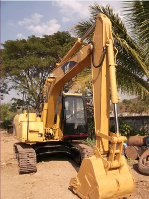 ขายด่วน รถแบคโฮ รถขุด cat 311cu พร้อมทำงาน 100\% (ลำปาง)