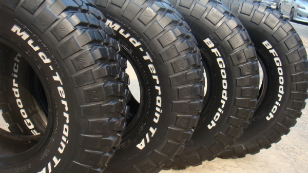 ขายยางMud BF Goodrich KM2 255 85 r16 ปี09 สวยๆ