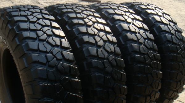 ขายยางMud BF Goodrich KM2 255 85 r16 ปี09 สวยๆ