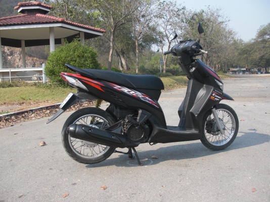 Honda click (red)ปี 49