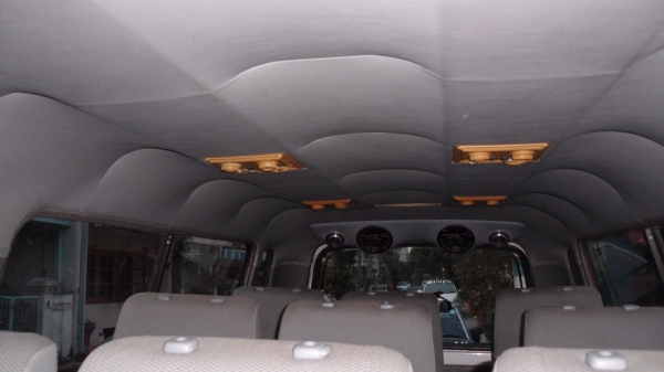 ขายรถตู้ THAIRUNG  ดีเซล 2500 CC. Terbo  113 แรงม้า พวงมาลัยเพาเวอร์